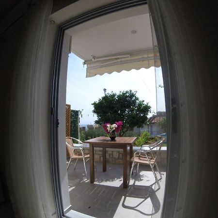 Riviera Rooms Himare Exterior photo