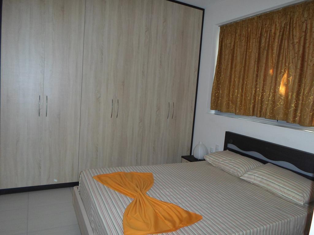 Riviera Rooms Himare Room photo