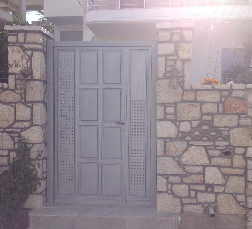 Riviera Rooms Himare Exterior photo