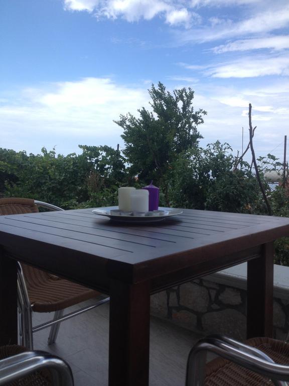 Riviera Rooms Himare Room photo